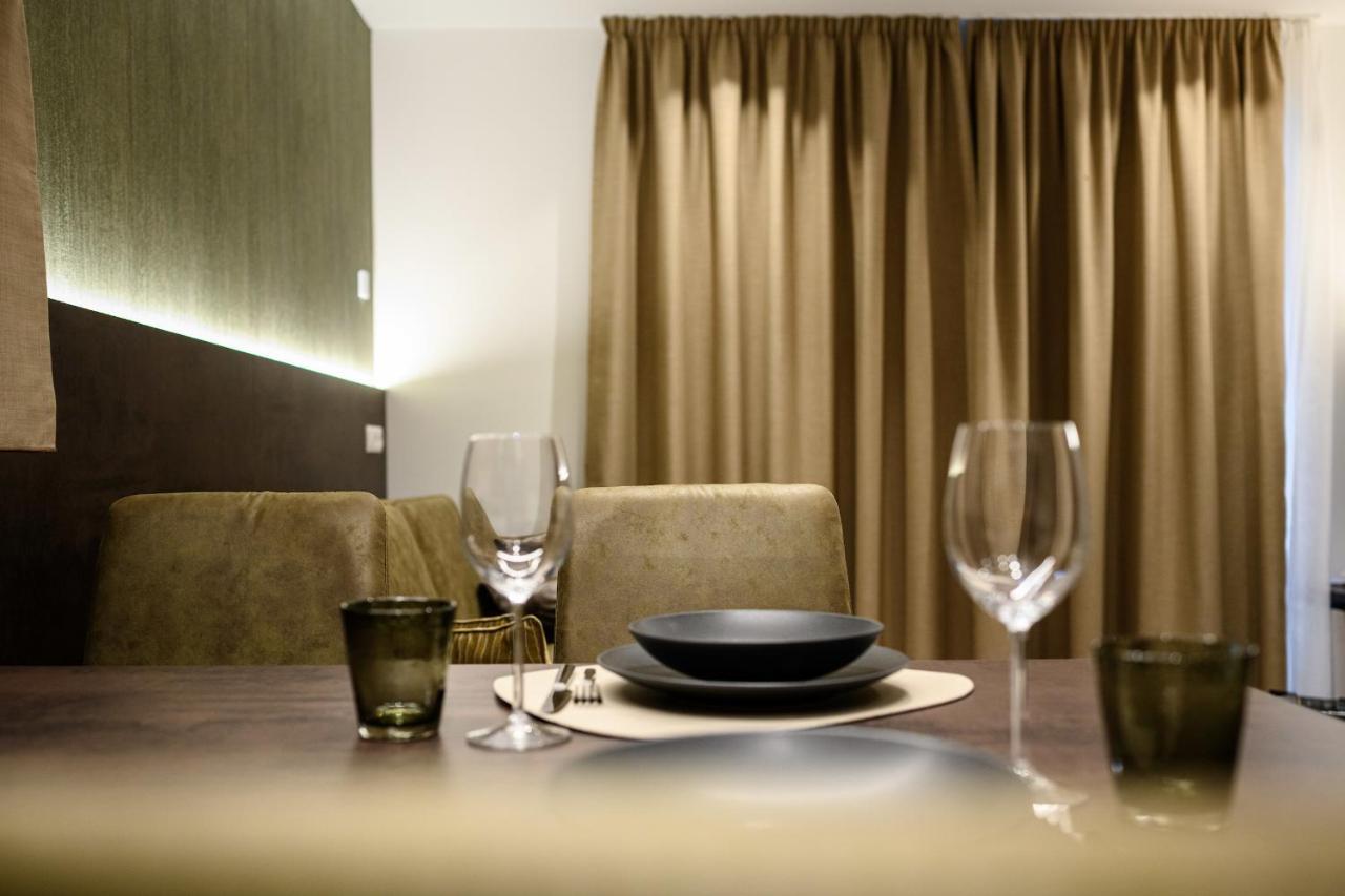 Sambock Quarter Pustrabase Apartment บรูนิโก ภายนอก รูปภาพ