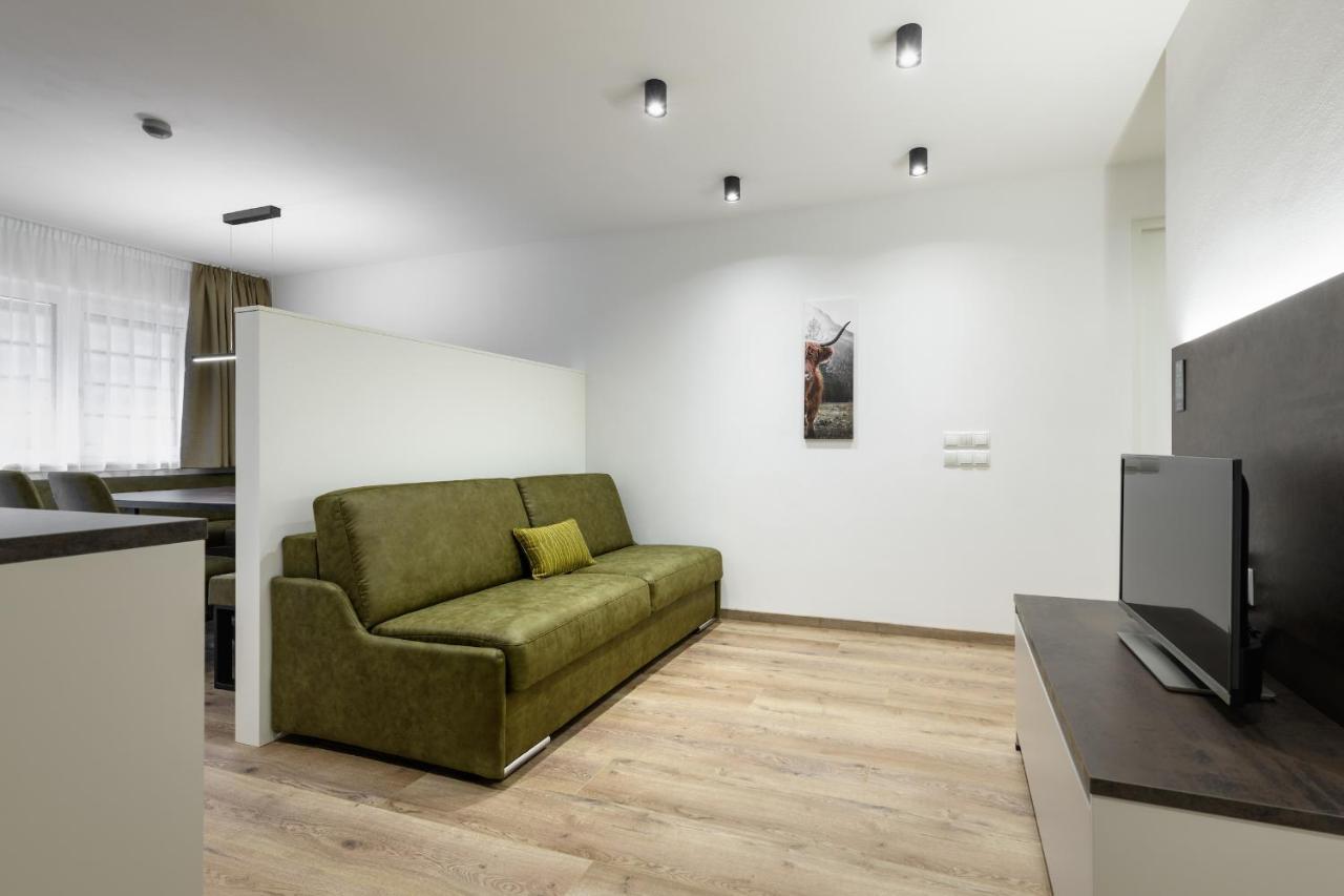 Sambock Quarter Pustrabase Apartment บรูนิโก ภายนอก รูปภาพ