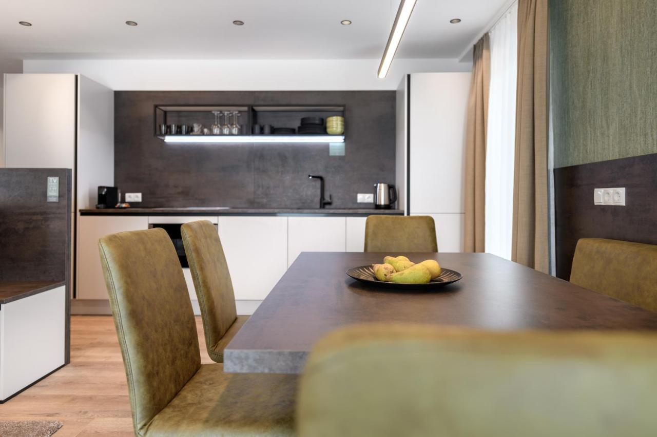 Sambock Quarter Pustrabase Apartment บรูนิโก ภายนอก รูปภาพ
